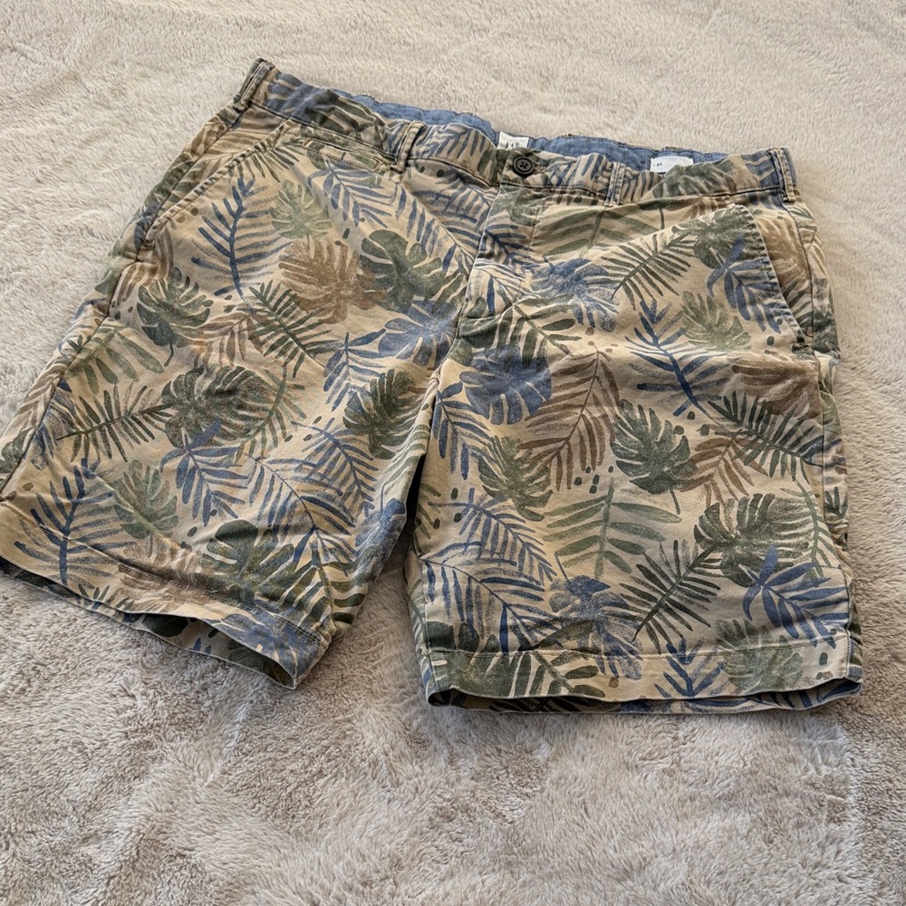 GAP Men's Leaf Print Shorts - Green, Blue, Tan